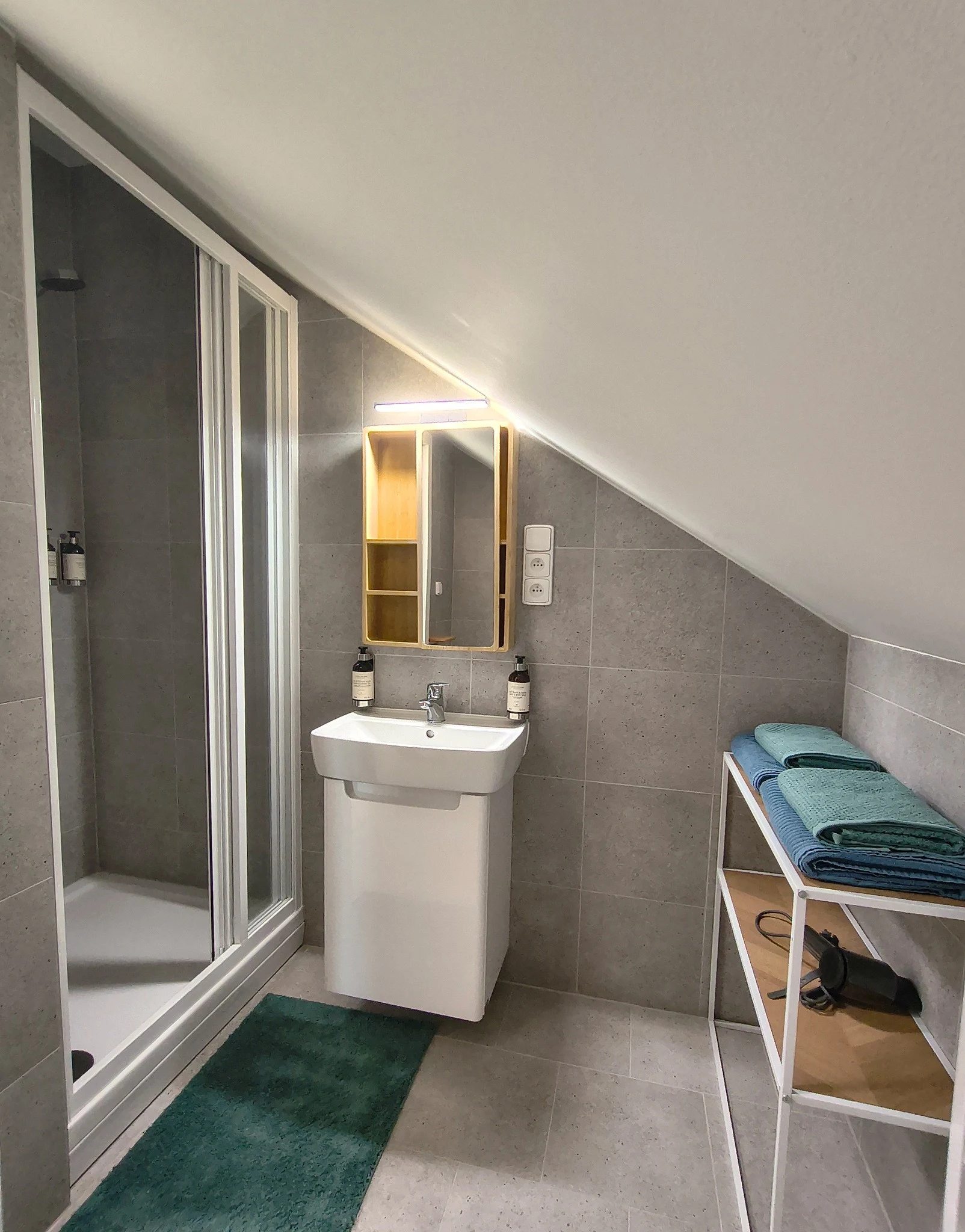 Innenraum oder Badezimmer von Zimmer 401 bei CHILL Apartments