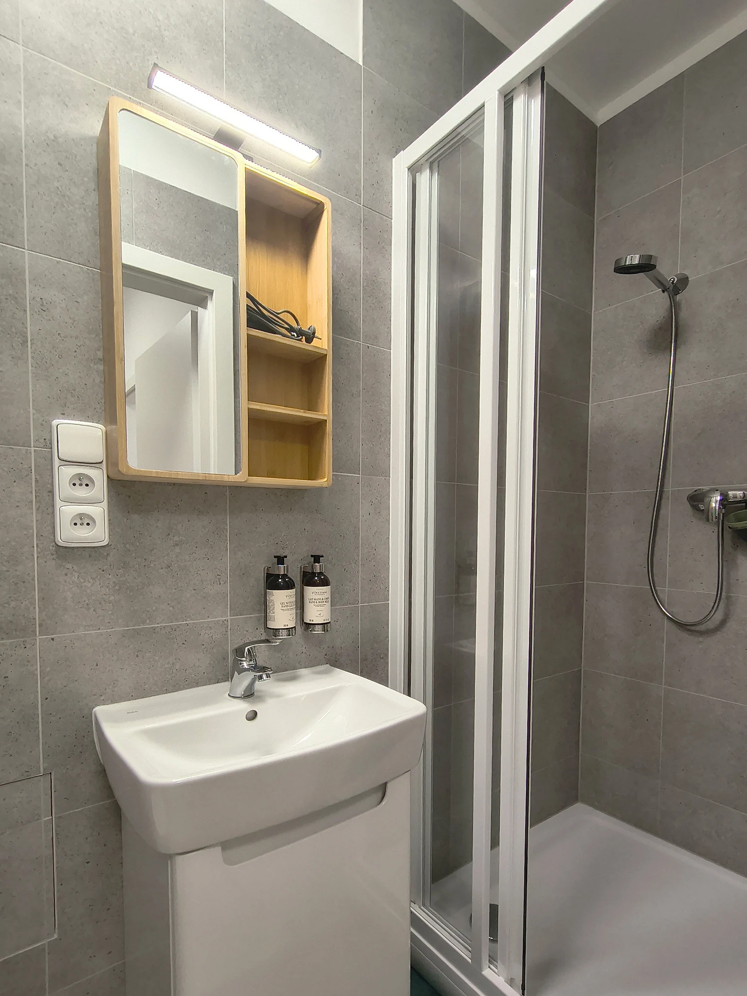 Innenraum oder Badezimmer von Zimmer 404 bei CHILL Apartments