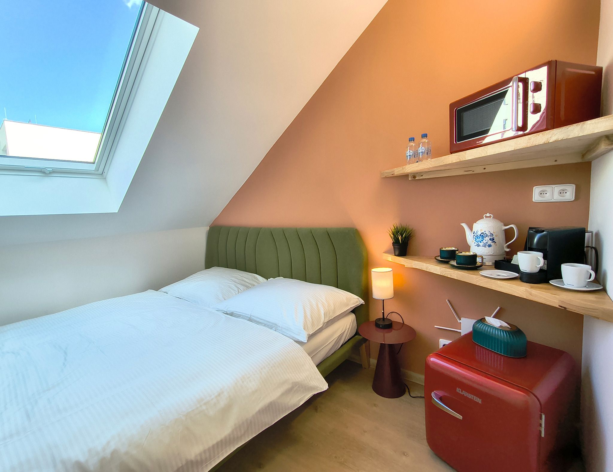 Room 406