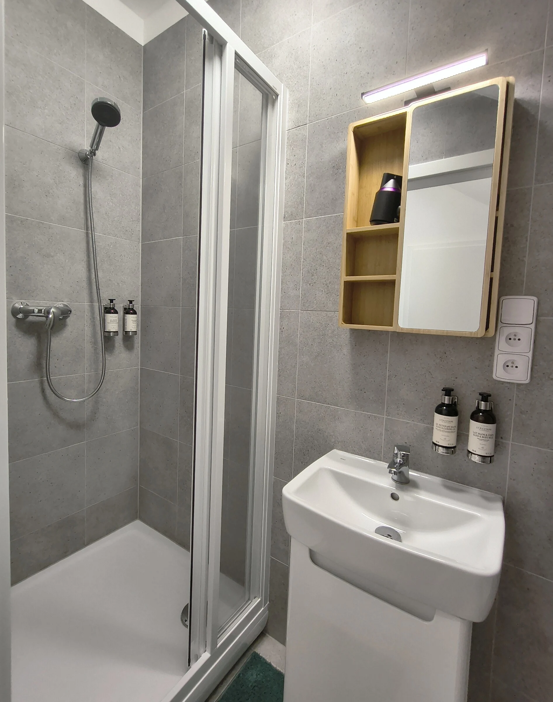 Innenraum oder Badezimmer von Zimmer 410 bei CHILL Apartments