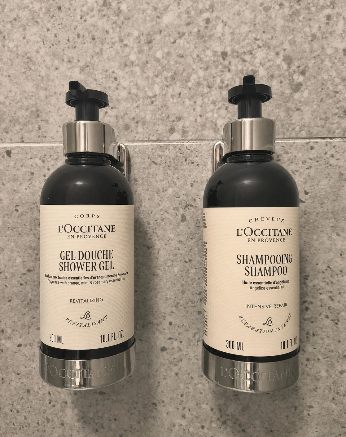 L’Occitane-Pflegeprodukte im Bad von Zimmer 403